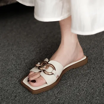 Модные женские тапочки с металлической пряжкой, женские сандалии в стиле ретро на плоской подошве, Лето 2023, Классическая Комфортная Пляжная Уличная женская обувь